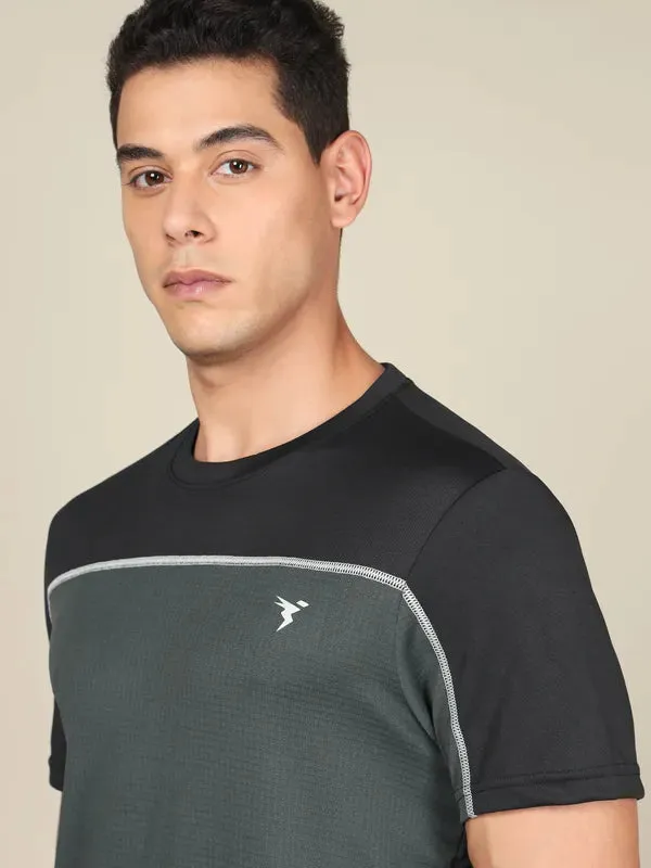 Men Colorblock Slim Fit Crew Neck T-shirt with TECHNO COOL 