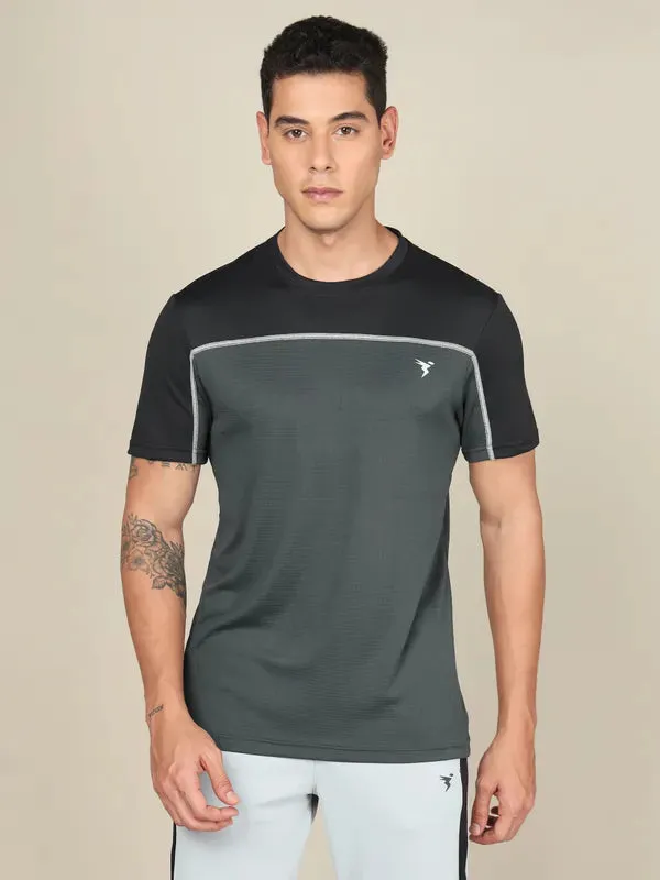 Men Colorblock Slim Fit Crew Neck T-shirt with TECHNO COOL 