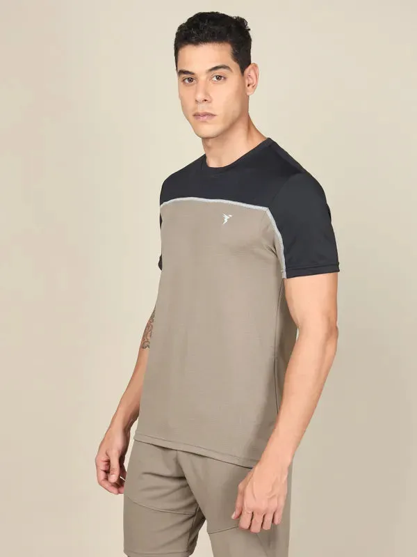 Men Colorblock Slim Fit Crew Neck T-shirt with TECHNO COOL 