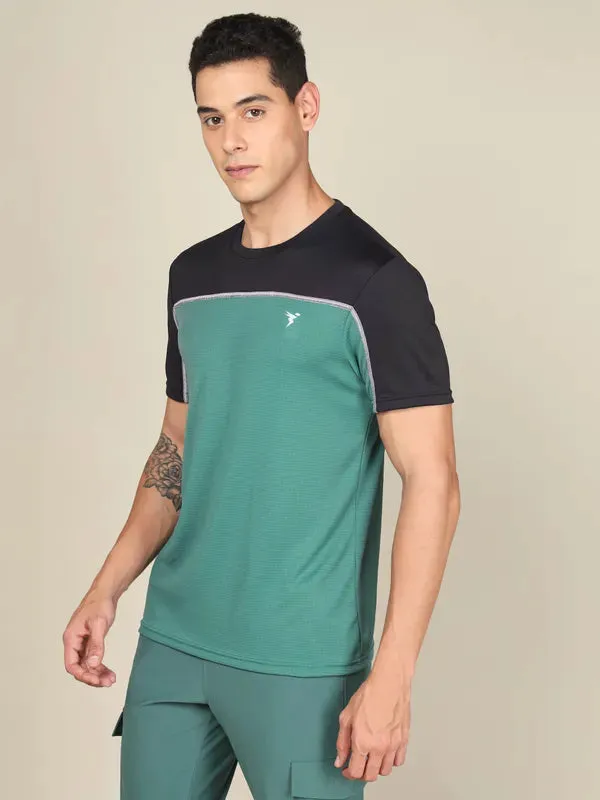 Men Colorblock Slim Fit Crew Neck T-shirt with TECHNO COOL 