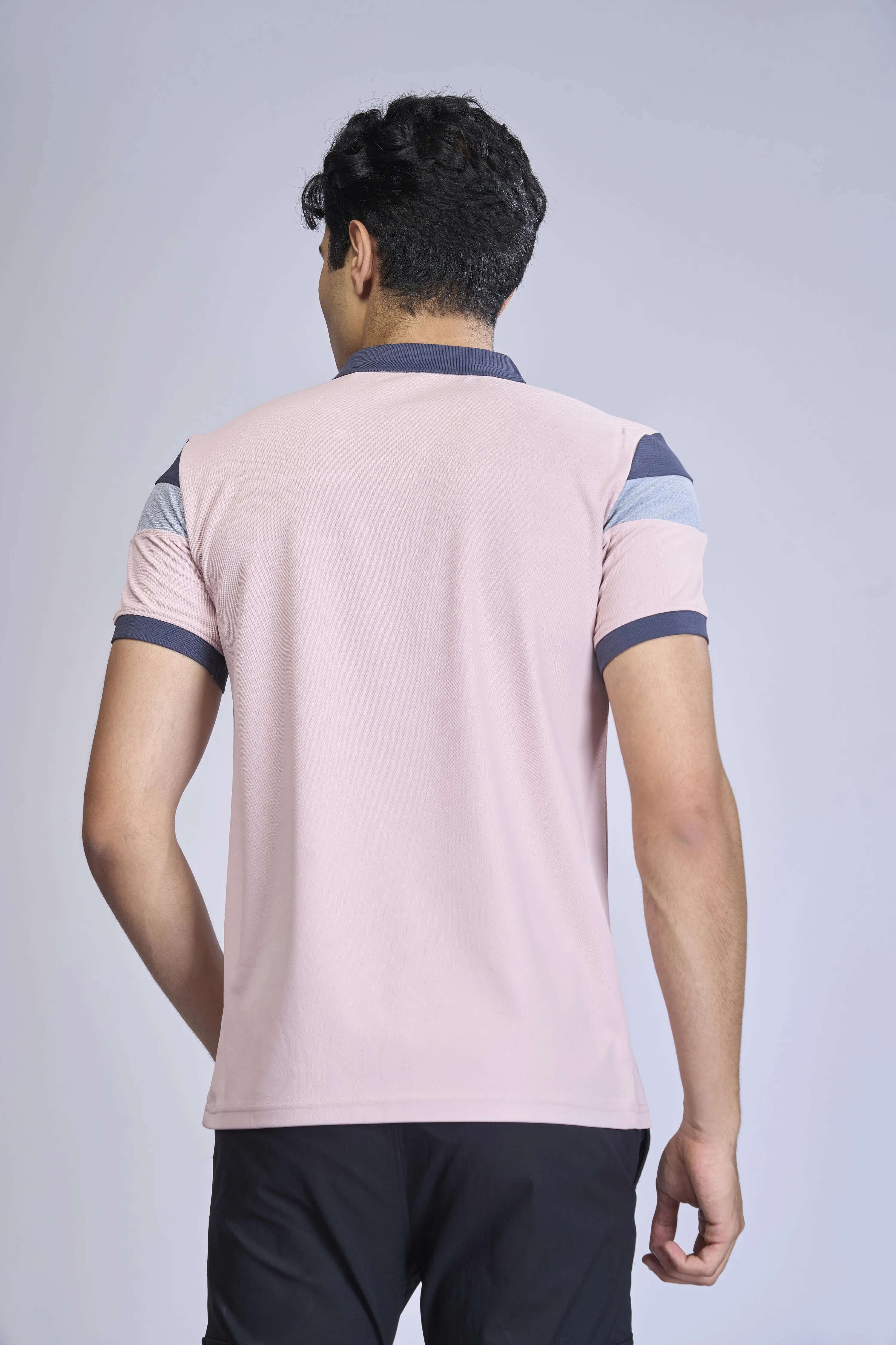 Men Colorblock Slim Fit Polo T-shirt with MATPIQ